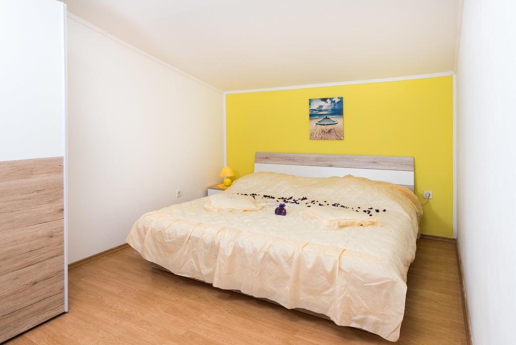 Apartments Lucija Trogir Kamer foto
